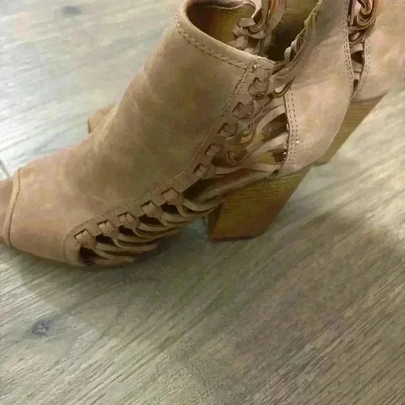 Rampage Faux Leather Brown Vida Block Heel Peep Toe Ankle Boots Sz 7.5 Western - Picture 8 of 9